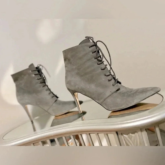 Gently Worn Gray Ava & Aiden Suede Ankle Boots - Picture 5 of 6